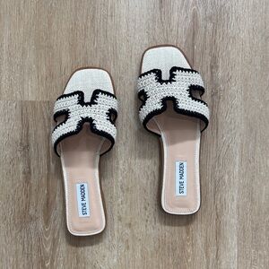Steve Madden Women's Black and Cream Woven Sandals